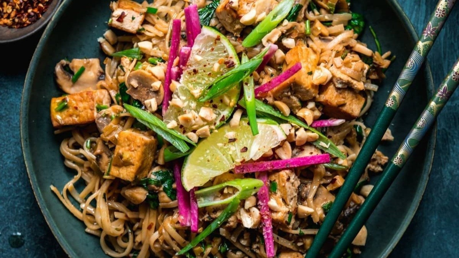 PAD THAI: COCINA THAI - SURAPIN PANYA